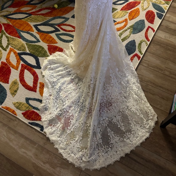 Beautiful handmade wedding dress - Picture 5 of 5